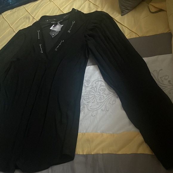 Black blouse pretty - Picture 3 of 6